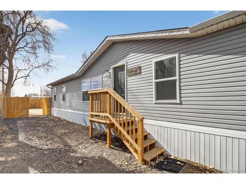 811 Plum Ave, Lochbuie, CO, 80603-6413 | Card Image