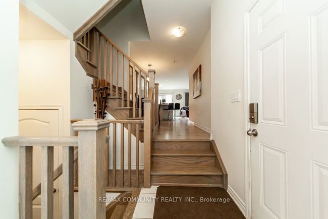 6 Westfield Dr, House attached with 3 bedrooms, 3 bathrooms and 1 parking in Whitby ON | Image 8
