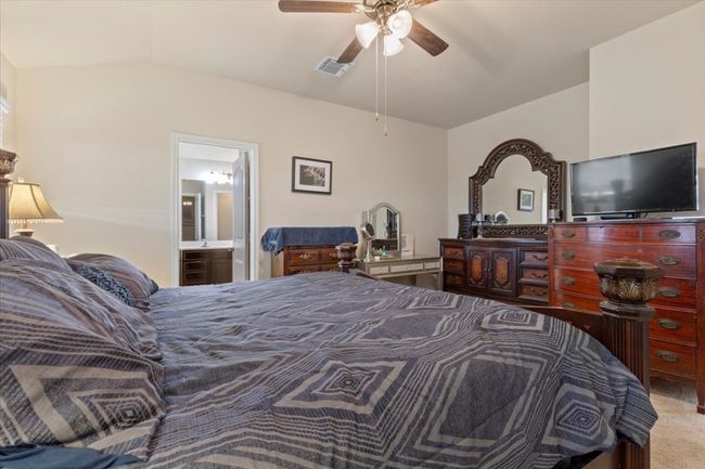 212 Plata Ln, House other with 4 bedrooms, 3 bathrooms and 4 parking in Jarrell TX | Image 13