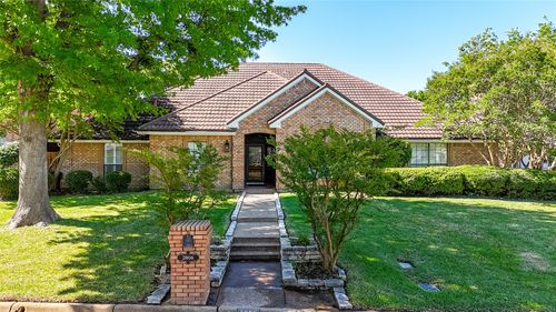 2806 Vermont Ct, Arlington, TX, 76001-5529 | Card Image