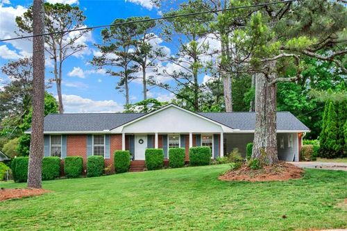 5597 Bob White Cir Nw, Lilburn, GA, 30047-6121 | Card Image