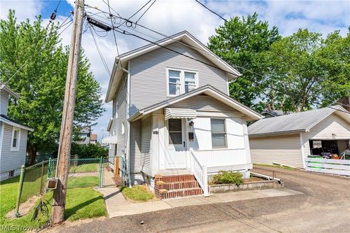 1515 Pearl Pl Se, Massillon, OH, 44646-8155 | Card Image