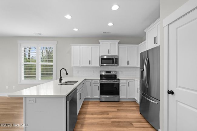 97 Aspen Rd, Townhouse with 3 bedrooms, 3 bathrooms and 1 parking in Hampstead NC | Image 4