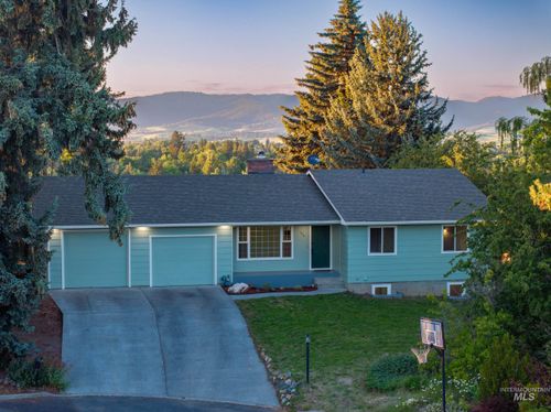114 Arrow St, Moscow, ID, 83843-9301 | Card Image