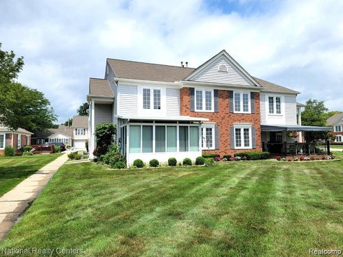 75-37485 Stonegate Cir, Clinton Township, MI, 48036-2985 | Card Image