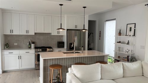 2-1816 Adina St, Austin, TX, 78721-1510 | Card Image