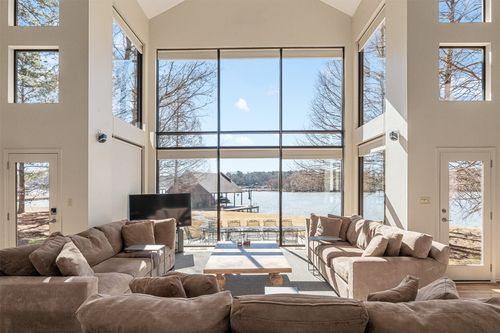 375 Eagle Point Dr W, Mount Vernon, TX, 75457-4925 | Card Image