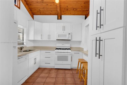 11371 Sw 112th Circle Ln S, Miami, FL, 33176-8427 | Card Image