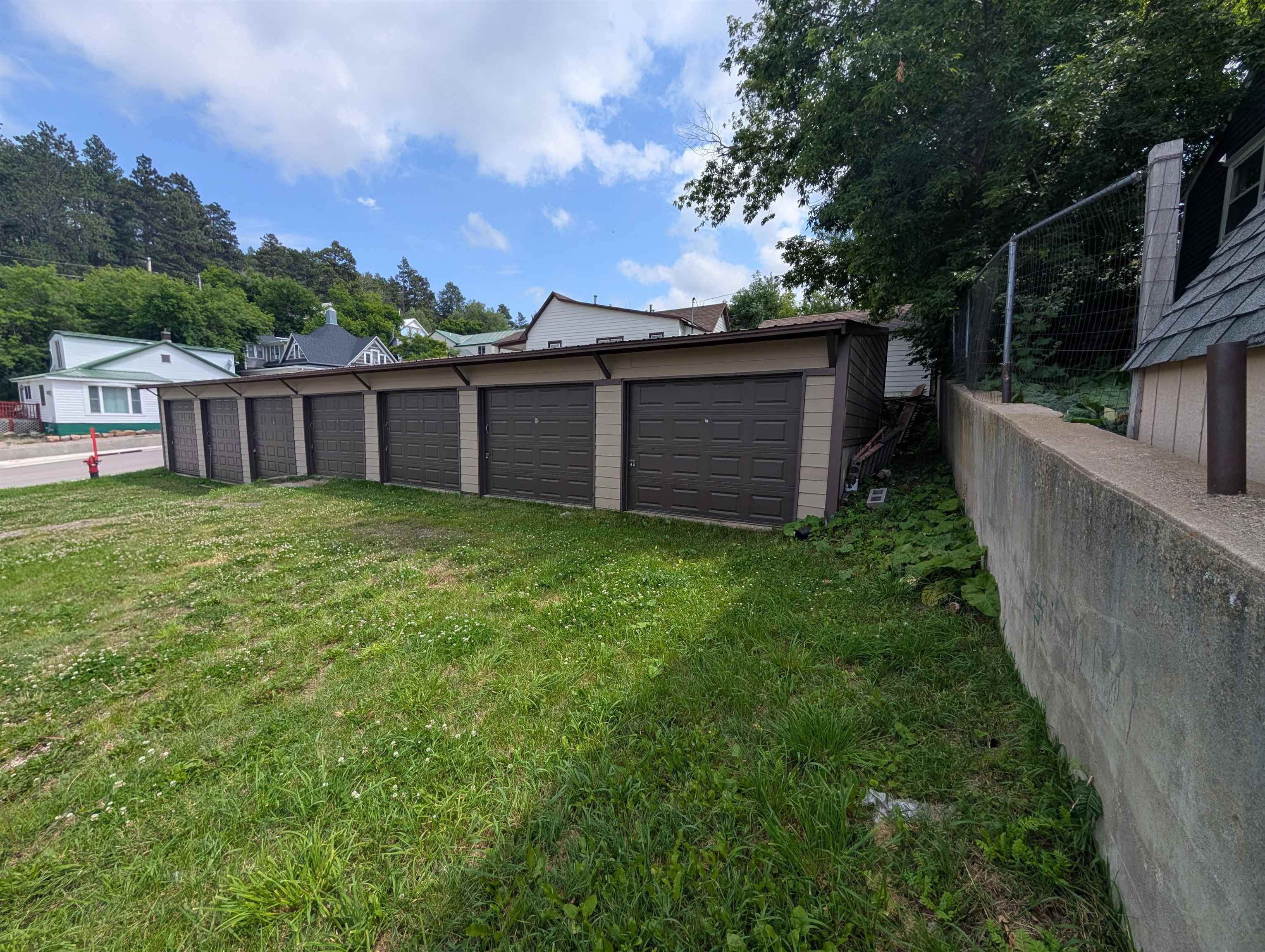 Commercial Sale in Lead 5