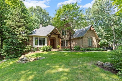 2080 Canterwood, Highland, MI, 48357-4236 | Card Image