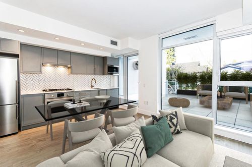 208-2435 Kingsway, Vancouver, BC, V5R0K5 | Card Image