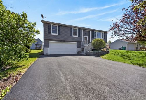 5785 Clover Meadow Ln, Farmington, NY, 14425-9310 | Card Image