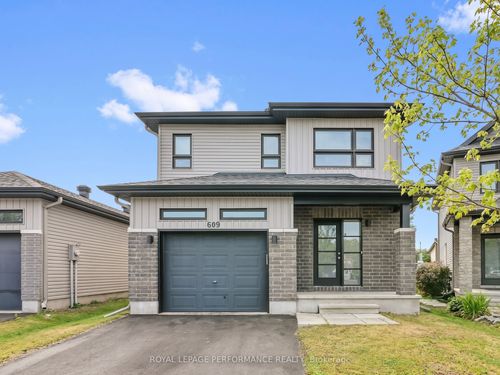 609 Robert St, Rockland, ON, K4K0J8 | Card Image