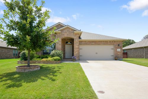 1092 Mooring Dr, Azle, TX, 76020-2951 | Card Image