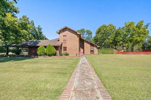 642 Meadow Ln, Winnie, TX, 77665-8674 | Card Image