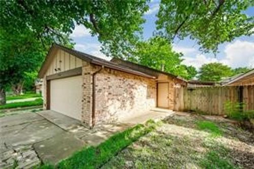 5406 Kingfisher Rd, Garland, TX, 75043-4211 | Card Image