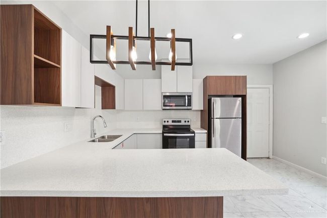 2B - 905 W 8 Th St, Condo with 3 bedrooms, 2 bathrooms and 2 parking in Mission TX | Image 5