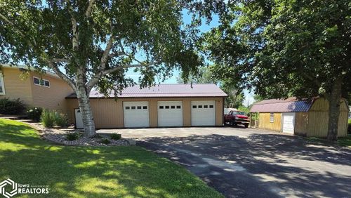 2648 260th St, Marshalltown, IA, 50158-8804 | Card Image