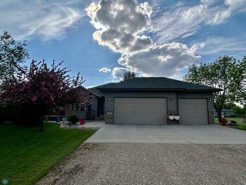 204 4th Ave S, Buffalo, ND, 58011-4221 | Card Image