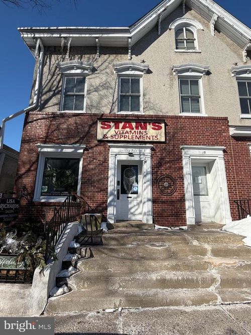 17 W Court Street, DOYLESTOWN, PA, 18901 | Card Image