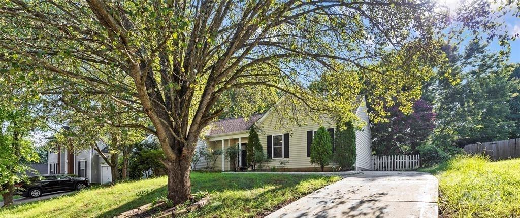 Avalon Forest Ln, Charlotte, NC 28269