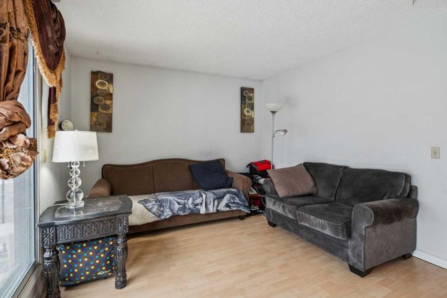 509 and 511 13 Avenue Ne, Home with 5 bedrooms, 2 bathrooms and 3 parking in Calgary AB | Image 5