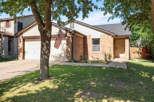 4302 Kings Canyon Dr, Taylor, TX, 76574-7055 | Card Image