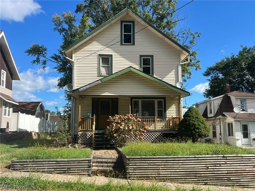 107 Elmwood Ave, Barberton, OH, 44203-1207 | Card Image