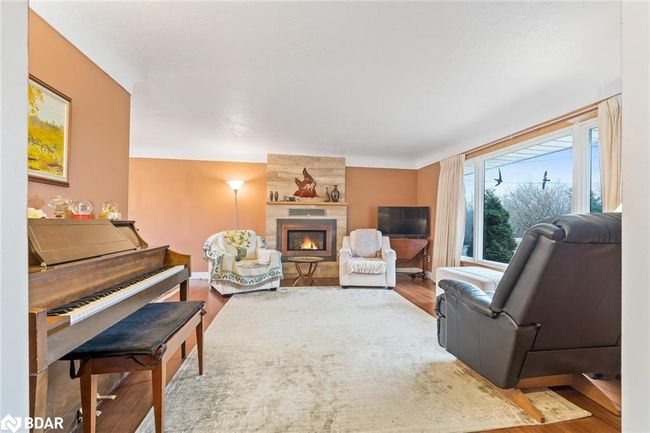 11317 Regional Rd 25, House other with 3 bedrooms, 1 bathrooms and 8 parking in Halton Hills ON | Image 11