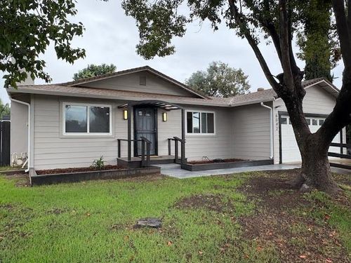 6042 Coad Ln, Riverbank, CA, 95367-2752 | Card Image