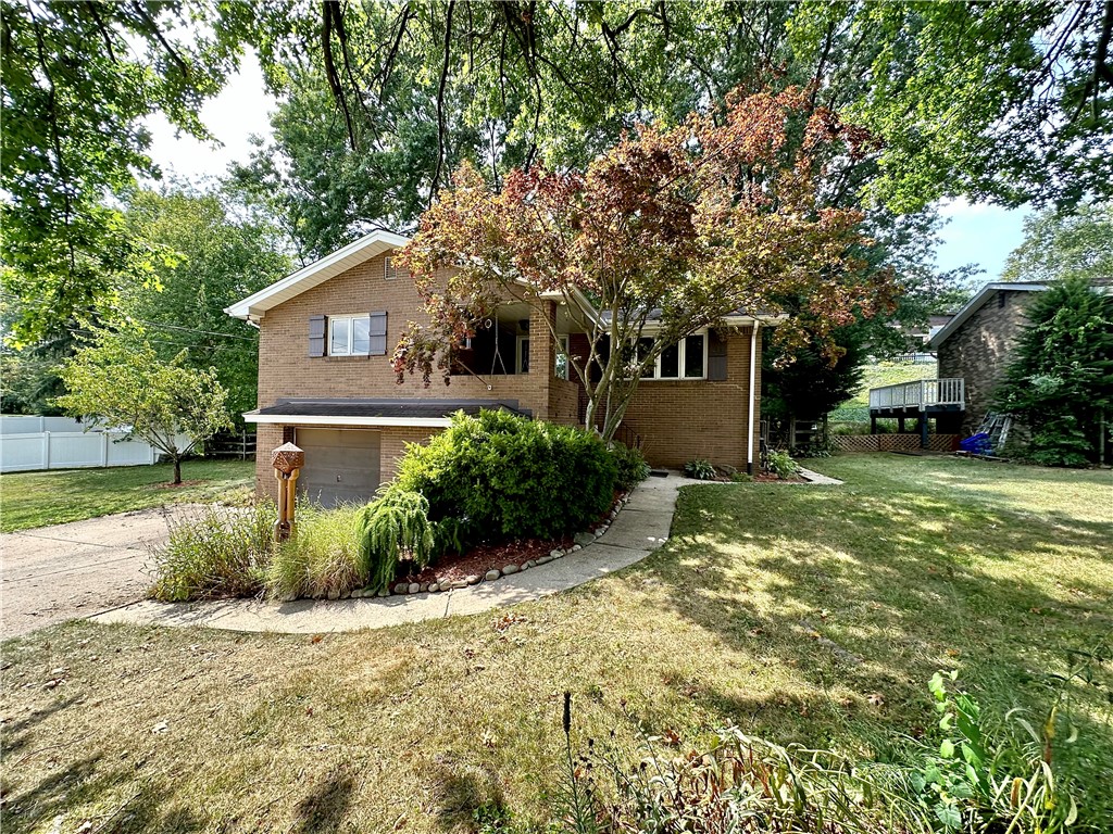 Bowes Ave, West Mifflin, PA 15122