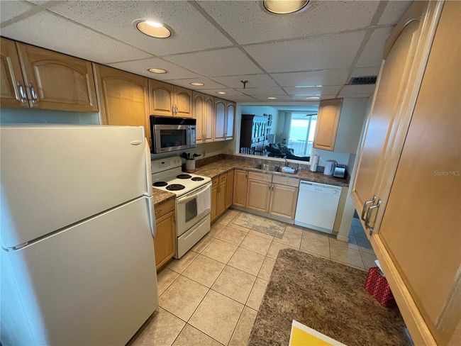 APT-13E - 17900 Gulf Blvd, Condo with 2 bedrooms, 2 bathrooms and null parking in REDINGTON SHORES FL | Image 5