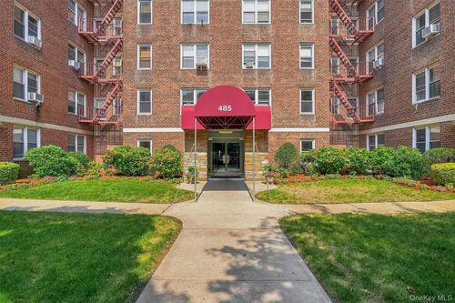 a51-485 Bronx River Rd, Yonkers, NY, 10704-2565 | Card Image