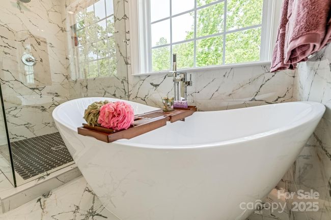 Soaking tub | Image 35