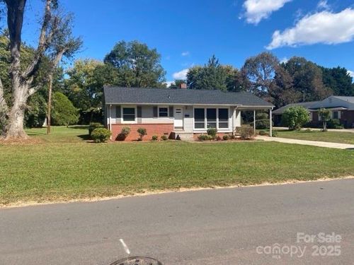 1724 E Perry St, Gastonia, NC, 28054-3819 | Card Image