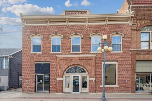 511 1st Ave, Vinton, IA, 52349-1742 | Card Image