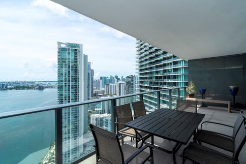 4206-650 Ne 32nd St, Miami, FL, 33137-5266 | Card Image