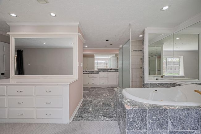 2814 Shadowdale Dr, House other with 3 bedrooms, 2 bathrooms and null parking in Houston TX | Image 36