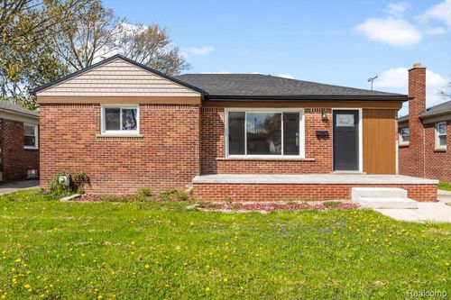 22631 Mylls St, Saint Clair Shores, MI, 48081-2625 | Card Image