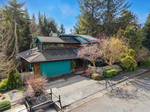 2008 Burns Dr, Eureka, CA, 95503-7078 | Card Image
