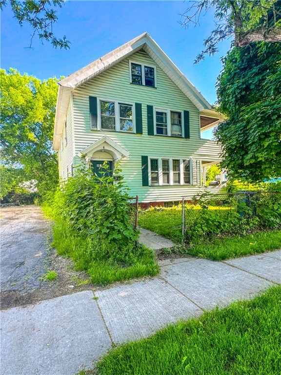 Carthage Dr, Rochester, NY 14621