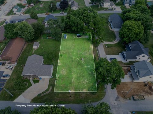 327 Dodge St, Leclaire, IA, 52753-7706 | Card Image