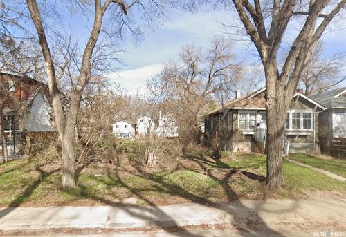 1421 Garnet Street S, Regina, SK, S4T2Y6 | Card Image