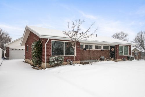 2052 E Ashton Cir, Salt Lake City, UT, 84109-1103 | Card Image