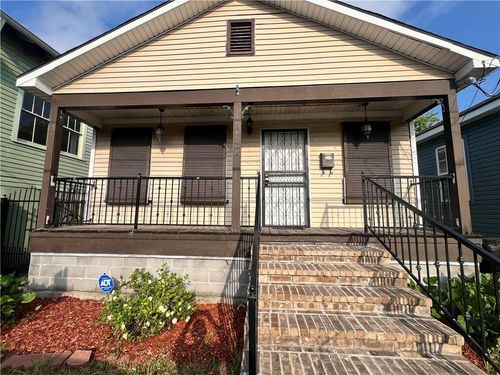 1226 Port St, New Orleans, LA, 70117-7246 | Card Image