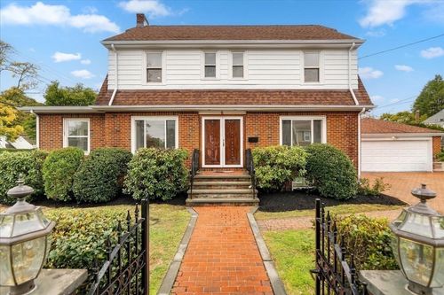 6 Burbank Rd, Medford, MA, 02155 | Card Image