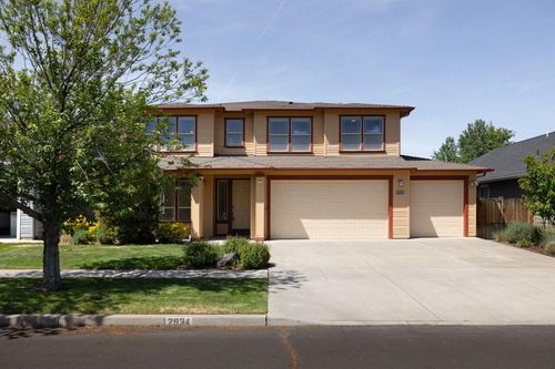 2934 Ne Dogwood Dr, Bend, OR, 97701-1084 | Card Image