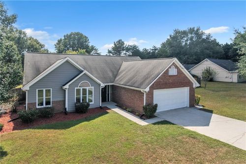 250 Meadow View Dr, Grayson, GA, 30017-1800 | Card Image