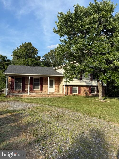 900 Dewberry Dr, FREDERICKSBURG, VA, 22407-4890 | Card Image