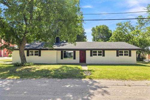 209 S Austin St, De Leon, TX, 76444-1802 | Card Image